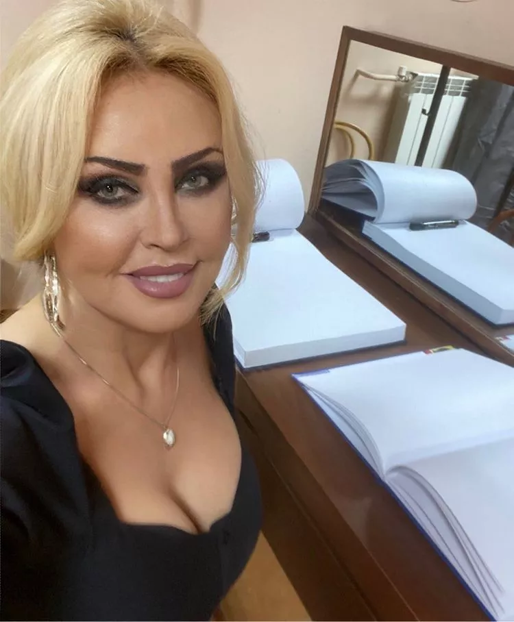 Teresa Werner na ustach wszystkich! Gwiazda śląskich szlagierów odsłoniła ponętny dekolt! 